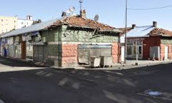 Kars’ta Kasaplar Halindeki Dükkanlar Kiraya Verilecek