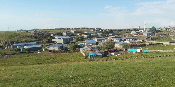 Tekneli köyü ( Kovid 19 ) İçin karantinaya alındı 1 Kars’ta Tekneli köyü karantinaya alındı