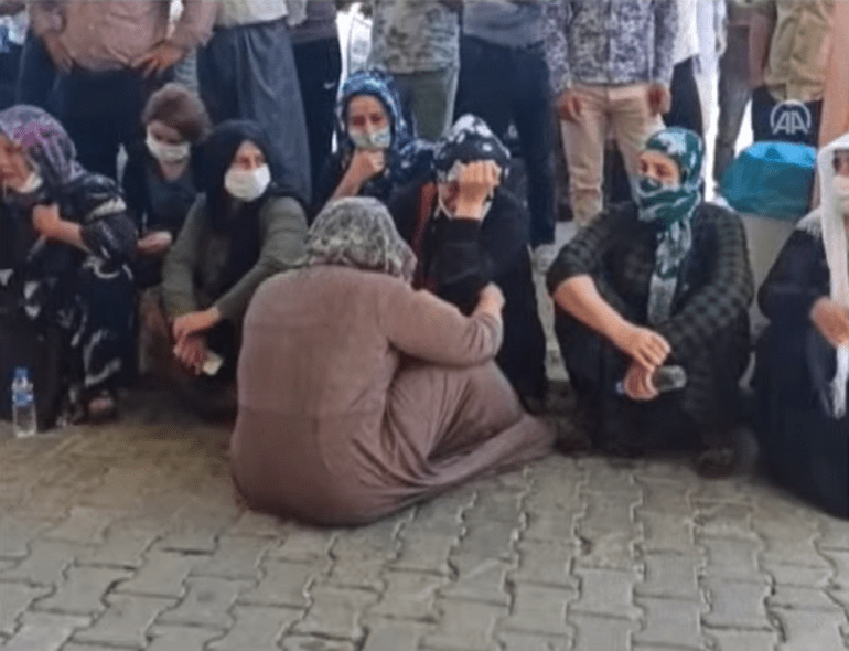 Bayramın son günü kahreden haber! İsimleri belli oldu 1 Son dakika... Hakkaride araç uçuruma devrildi: 6 kişi hayatını kaybetti