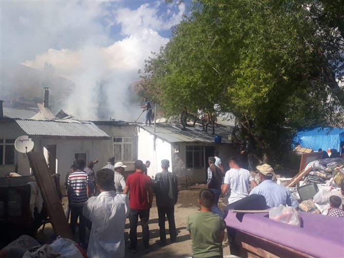 sarikamis akoren deki yangin koylulerin mudahalesiyle sonduruldu 35350 2