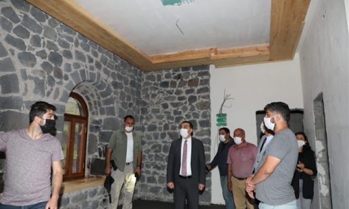 Kars Valisi Türker Öksüz, Şehirde yapımı devam eden çalışmaları yerinde inceledi