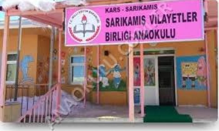 Sarıkamiş’ta Minik öğrencilere yeni başladıkları okul, çizgi film karakterleriyle sevdiriliyor