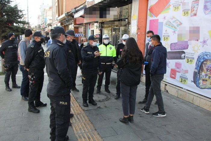 kars ta polis ekipleri korona denetiminde 30130 2