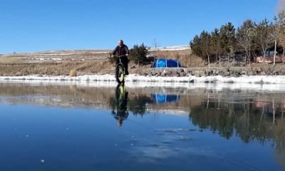 Çıldır Gölü üstünde bisiklet turu heyecanı