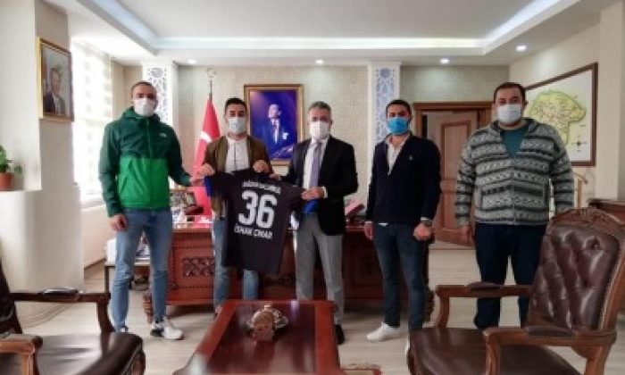 Çınar Ve Yıldız’a Kağızman Gençlerbirliği Forması Hediye Edildi