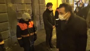 Vali Öksüz, yeni yıla görev başındaki güvenlik güçleri ve sağlık çalışanlarıyla girdi 1 Kars Valisı