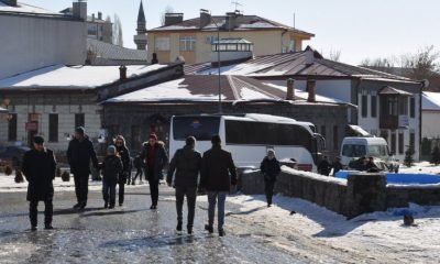 Güneşi gören yurttaşlar kendilerini sokağa attı