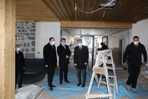 Vali Öksüz Kars bedesten inşaatını inceledi 1 kars
