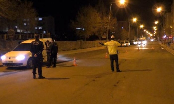 Kars’ta sokağa izinsiz çıkanlara ceza yağdı