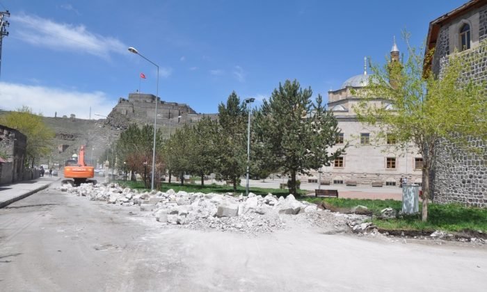 Evliya Cami etrafı tarihi dokuya uygun olarak yapılacak