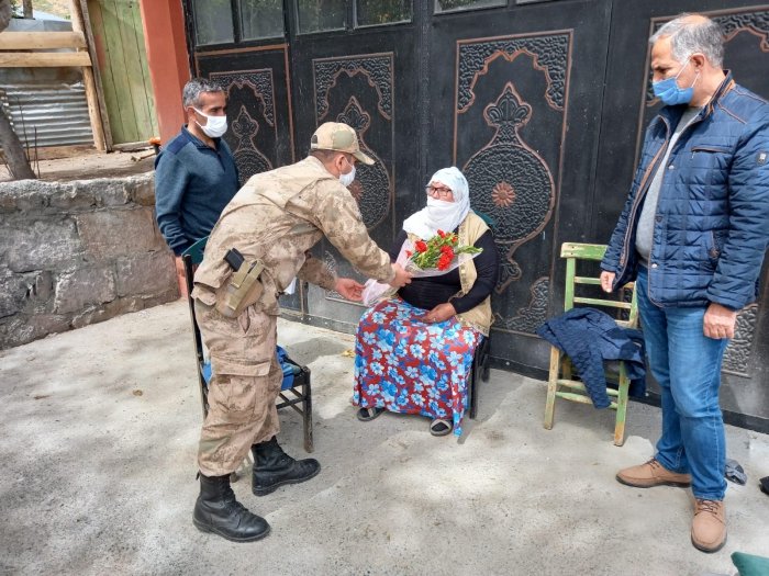 Kars'ta Şehit Anneleri Unutulmadı 1 kars ta sehit anneleri unutulmadi 31091 7