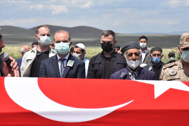 bursa da silahinin kazara ates almasi sonucu 2 14178820 osd