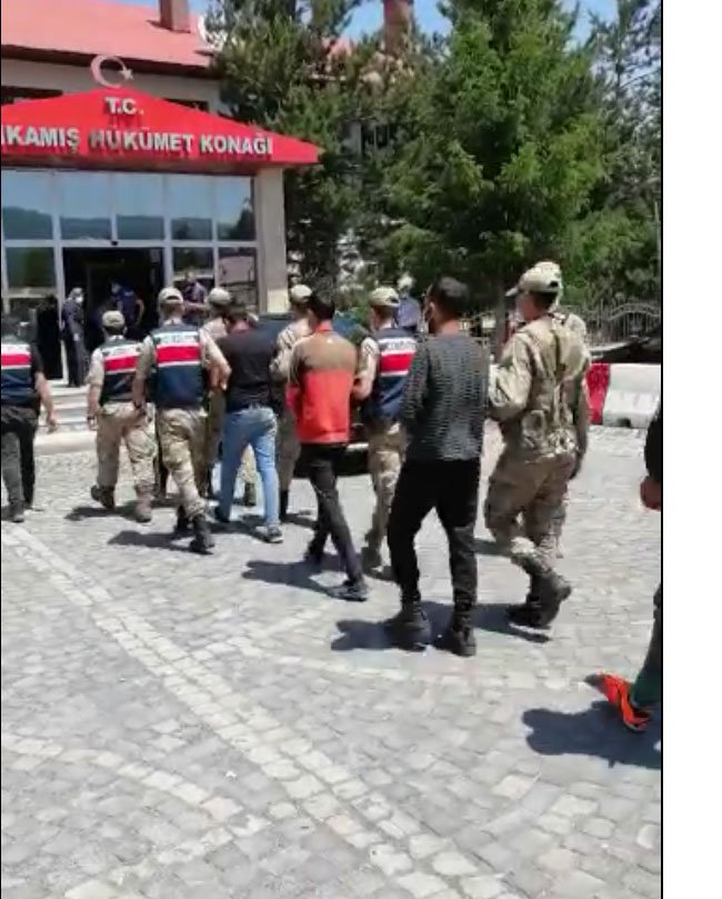 Sarıkamış'ta kablo hırsızları suçüstü yakalandı! 1 karsta kablo hirsizlari sucustu yakalandi 3