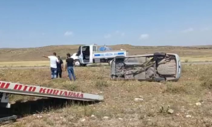 Kars’ta Kontrolden Çıkan Otomobil Devrildi