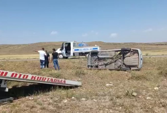 Kars'ta Kontrolden Çıkan Otomobil Devrildi 1 kars ta kontrolden cikan otomobil devrildi 1625470920