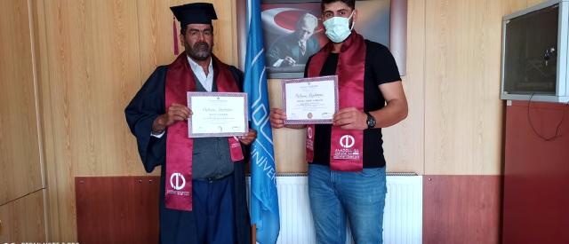 Karslı baba oğul üniversiteden birlikte mezun oldu 1 birlikte mezun oldu