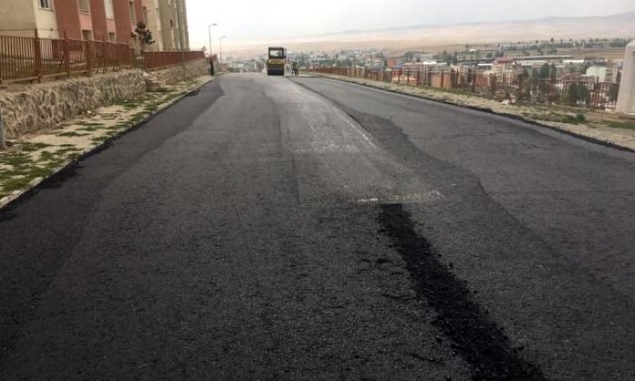 Atatürk Mahallesi Sıcak Asfalt Yola Kavuştu | Kars Haber