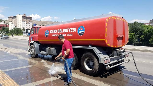 kars ta kaldirimlar tazyikli suyla yikaniyor 3 14301491 osd