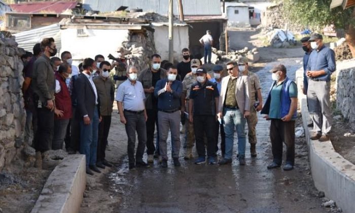 Kars Valisi Türker Öksüz Selden Etkilenen Köyde Araştırmalarda Bulundu