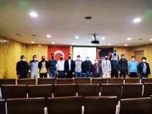 Kars, Ardahan, Iğdır Bölgesi Veteriner Hekimleri Odası (VHO) Ardahan'da büyükbaş hayvan yetiştiricilerine seminer düzenledi.