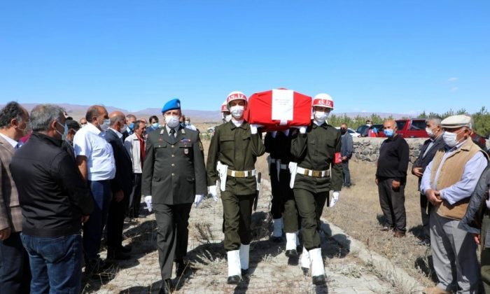 Kars’ta Kıbrıs gazisi son yolculuğuna uğurlandı