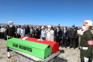 Kars'ta Kıbrıs gazisi Orhanettin Yolcu, son yolculuğuna uğurlandı.