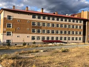 Covid-19 testi pozitif çıkan İmam Hatip Lisesi kapatıldı 1 Covid-19 testi pozitif çıkan İmam Hatip Lisesi kapatıldı
