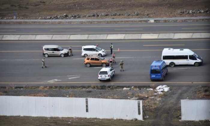 Kars’ta Trafik Helikopter ve Drone ile Yolları Denetlendi