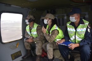 Kars'ta Trafik Helikopter ve Drone ile Yolları Denetlendi 1 helikopter ve drone destekli trafik denetimi yaptı.