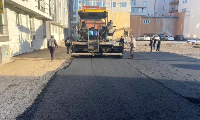 Kars’ta yol çalışmaları tam hız sürüyor