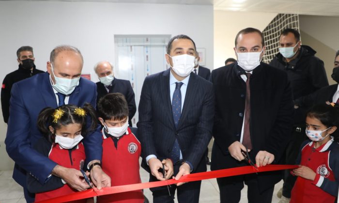 Kars’ta Kütüphanesiz Okul Kalmasın