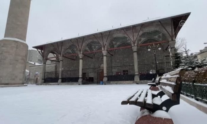 Soğuk hava kar yağışı hayatı olumsuz etkiliyor