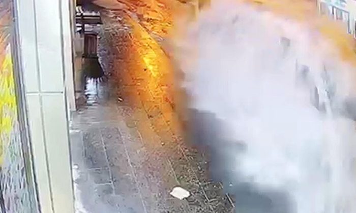 Kars’ta faciadan dönüldü! 2 çocuk son anda kurtuldu
