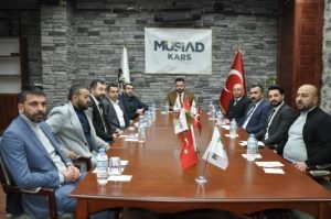 Kars MÜSİAD Başkanı Gürsoy, Yönetim Kurulu üyelerini tanıttı 1 kars musiad baskani gursoy yonetim kurulu uyelerini tanitti 1