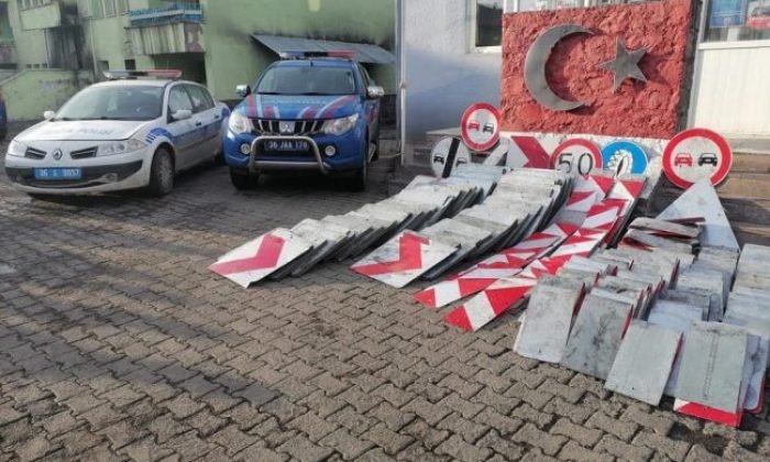 Kars’ta Trafik Levhası Hırsızı JASAT’tan Kaçamadı!