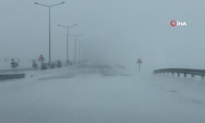 Kars’ta kar ve tipi hayatı durma noktasına getirdi