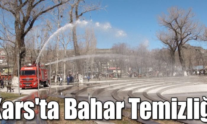Kars’ta parklarda bahar temizliği