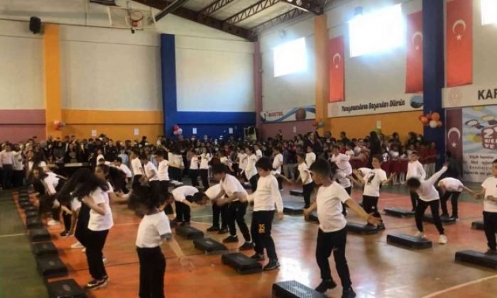 Kars’ta Okullarda 23 Nisan Coşkusu