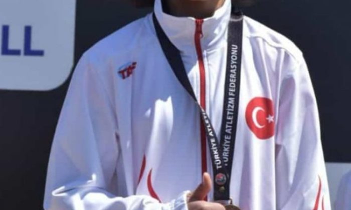Karslı atlet Türkiye 3’üncüsü oldu!