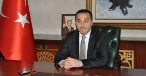 752x395 kars valisi turker oksuz kimdir kars belediye baskani turker oksuz nereli kac yasinda 1601624178260