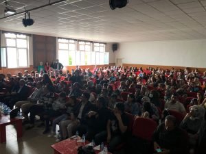 Kağızman’da öğrencilerin ingilizce tiyatrosu ilgiyle izlendi 2 AW633973 02