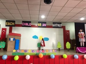Kağızman’da öğrencilerin ingilizce tiyatrosu ilgiyle izlendi 3 AW633973 03
