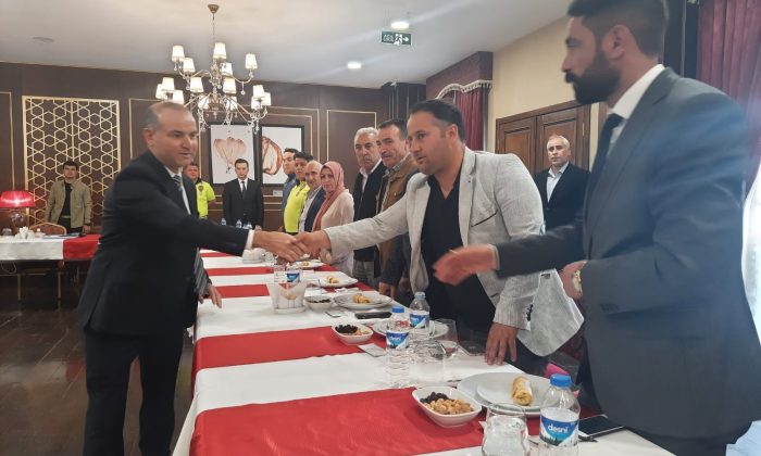 Kars Emniyet Müdürü Sağdıç muhtarlarla buluştu