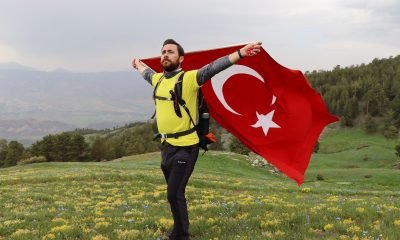 Oltu doğa severler Kırdağ’da Türk Bayrağı açtılar