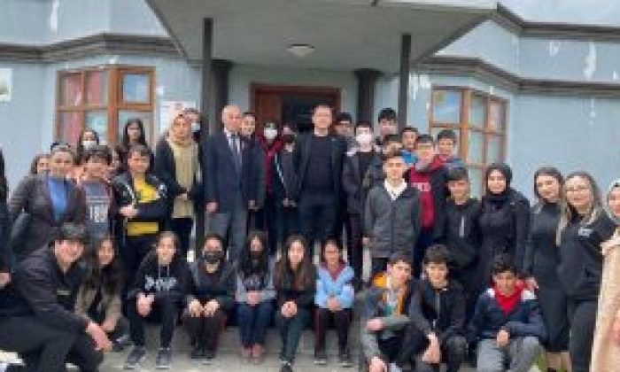 Kars’ta “Geçmişi kitaplardan değil, yaşayanlardan öğren” etkinliği