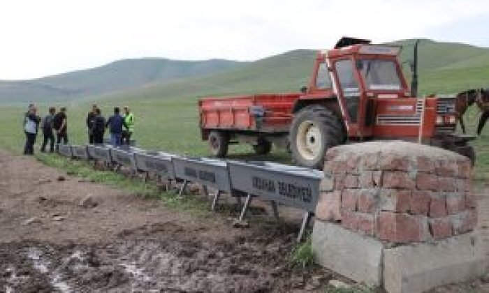Ardahan Belediyesi, hayvanlar için sıvat üretti