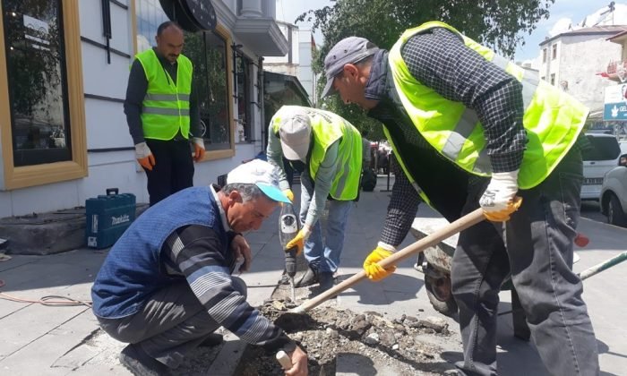Ardahan’da yol ve kaldırımlarda çalışmalar hızlandı