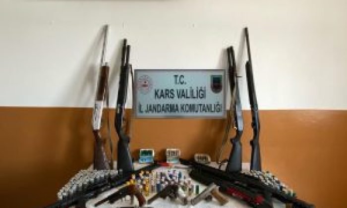 Kars’ta ruhsatsız silah operasyonu