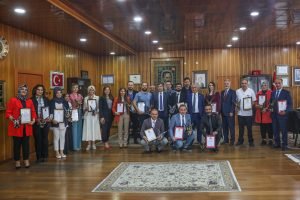 Öğretim elemanlarına akademik teşvik ve ödül töreni düzenlendi 1 AW647263 01