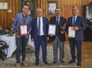 Öğretim elemanlarına akademik teşvik ve ödül töreni düzenlendi 3 AW647263 04